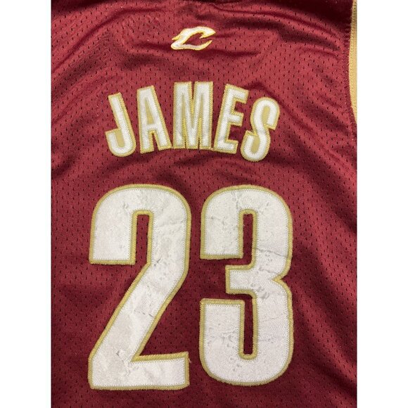 Nike NBA Cleveland Cavaliers LeBron James 23 Red Gold Jersey Size Medium - Picture 6 of 6